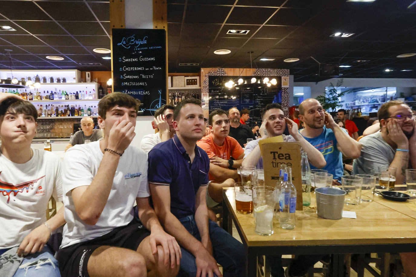 Gran ambiente en Gijón durante el partido del Telecable