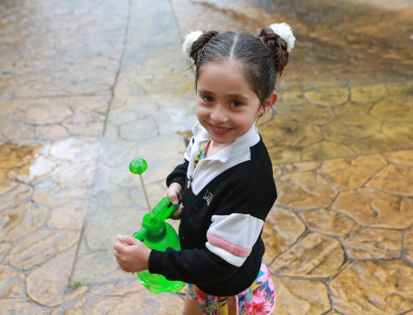 Agua y espuma para festejar en Olloniego