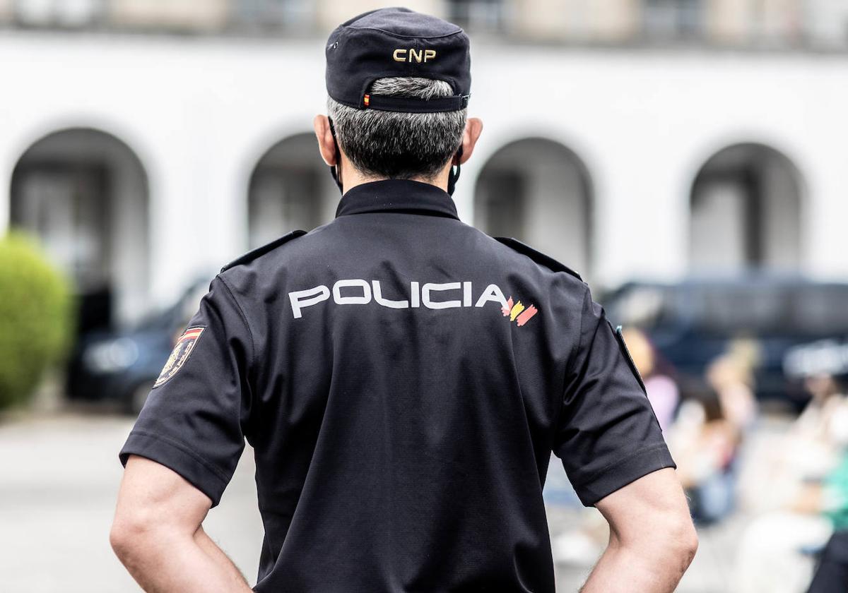 Agente de la Policía Nacional.