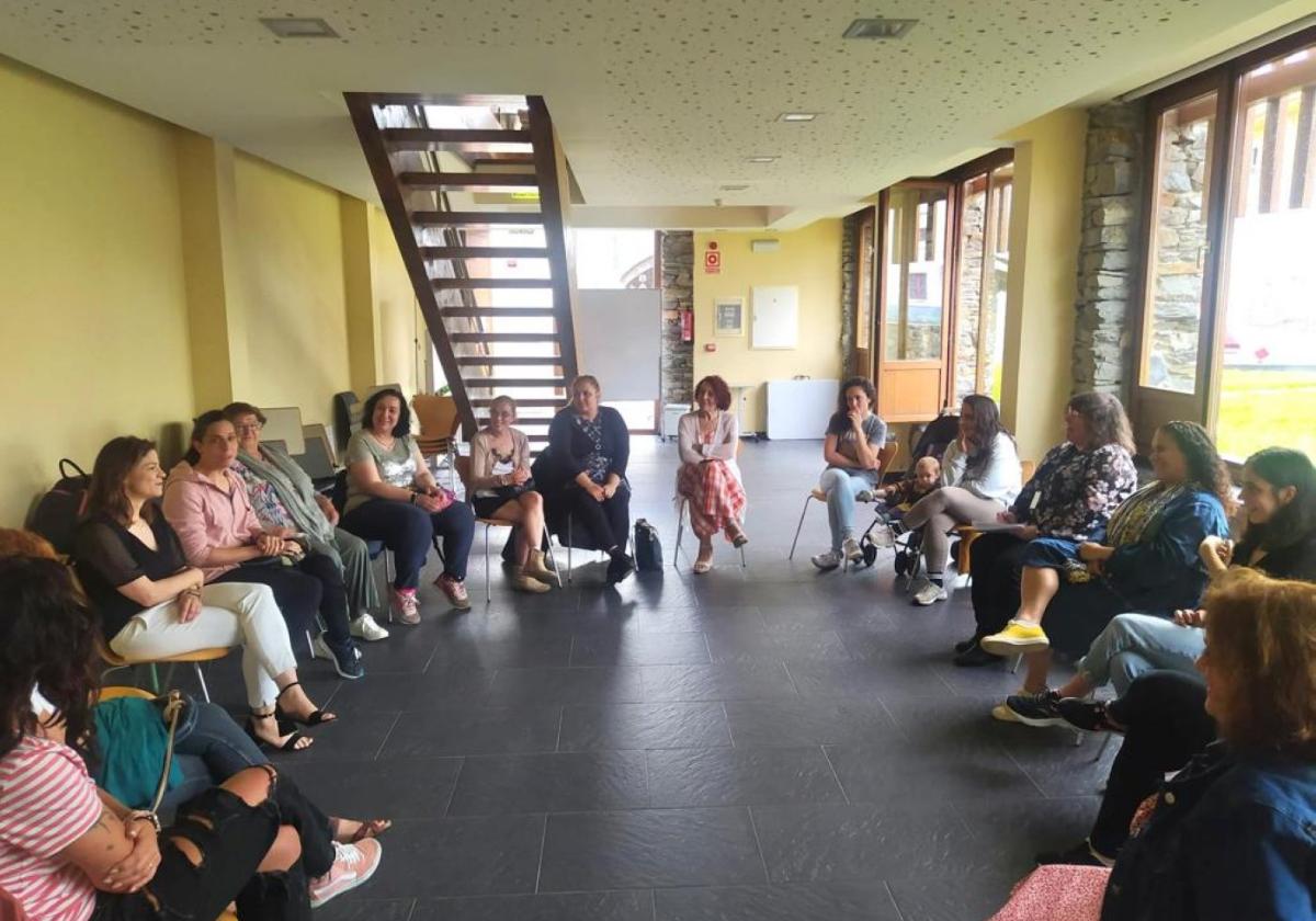 Encuentro de emprendedoras en el complejo As Quintas, La Caridad.