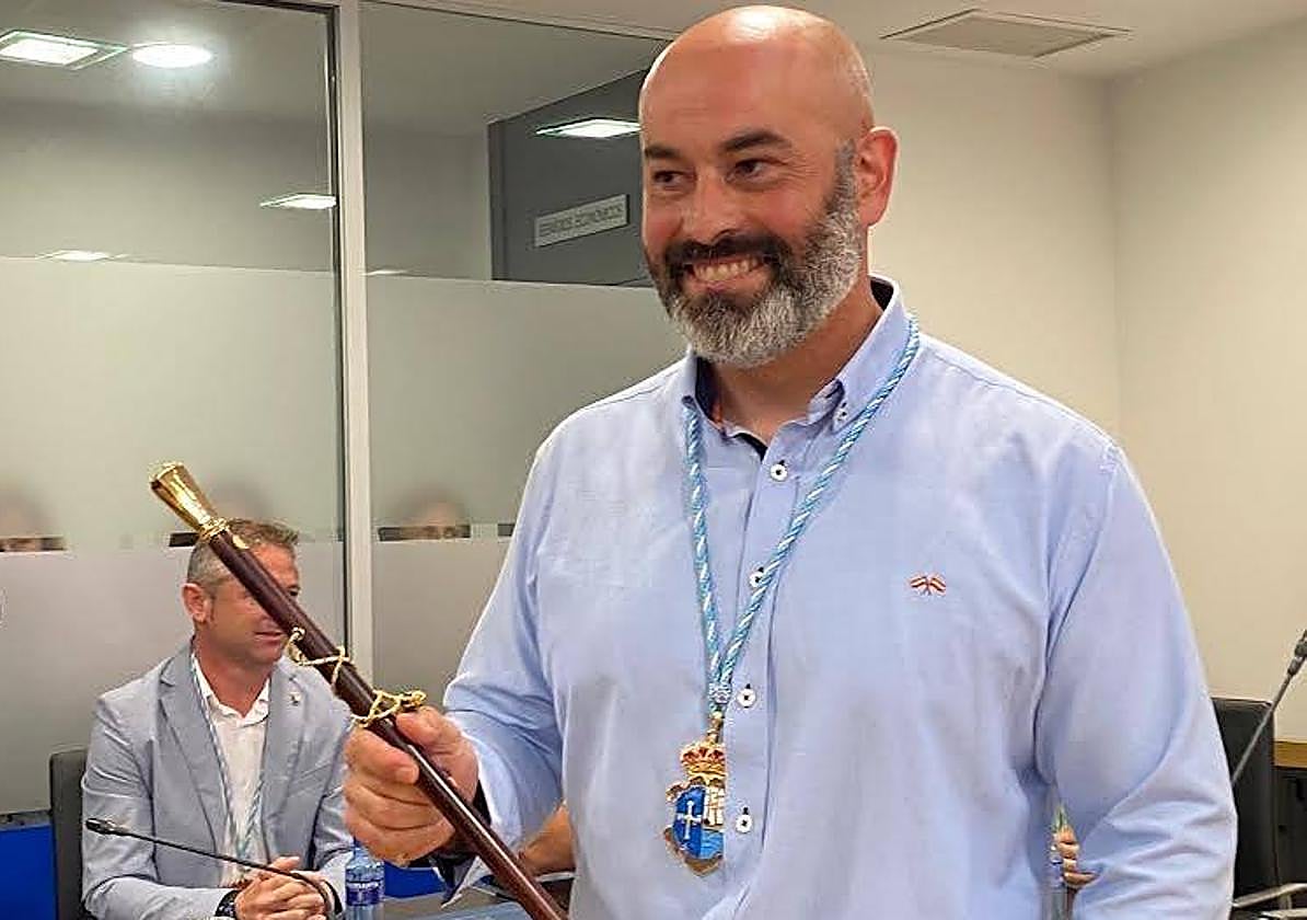Paulo García, del PP, investido alcalde de Ribadesella.