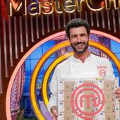 Eneko, ganador de 'MasterChef 11', cautiva a los jueces con un emotivo menú dedicado a su mujer y a sus hijas