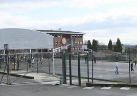 Patio del Colegio Público de Llanera.