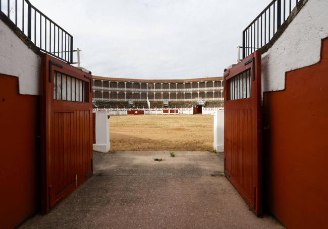 Estado actual de la plaza de toros de El Bibio.