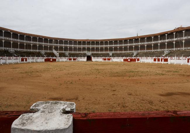 Estado actual de la plaza de toros de El Bibio.