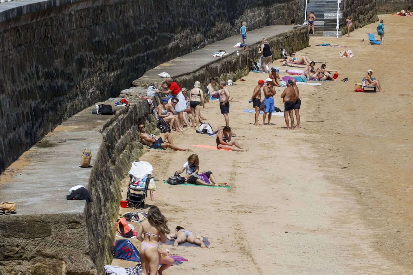 Gijón se refresca en la playa