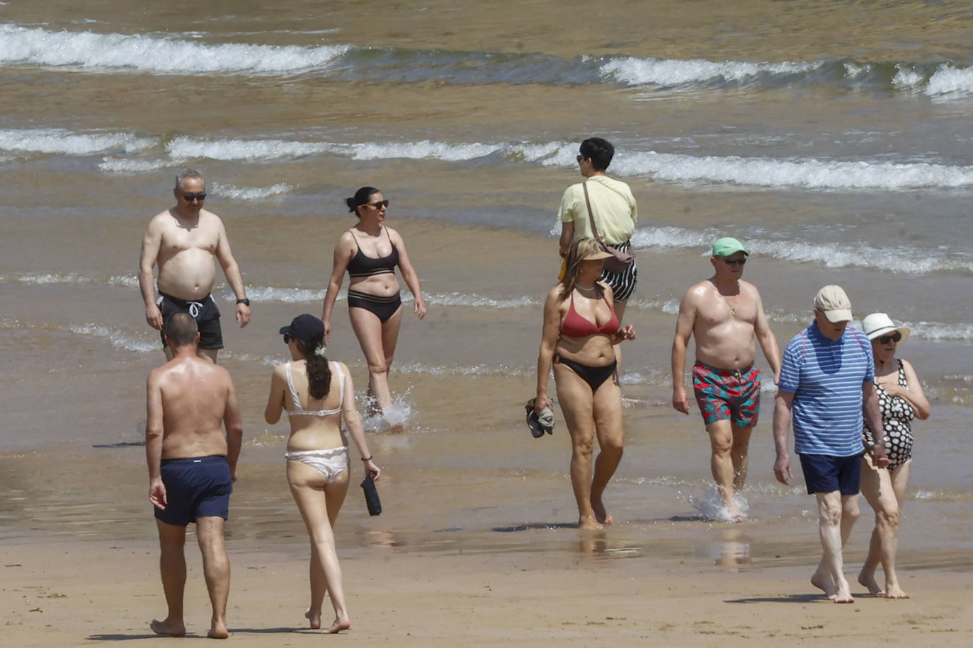 Gijón se refresca en la playa