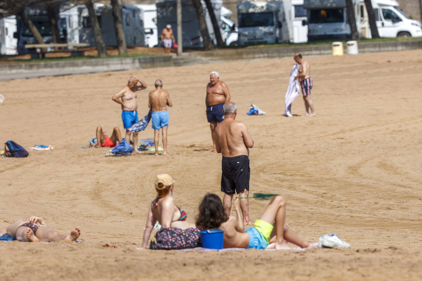 Gijón se refresca en la playa