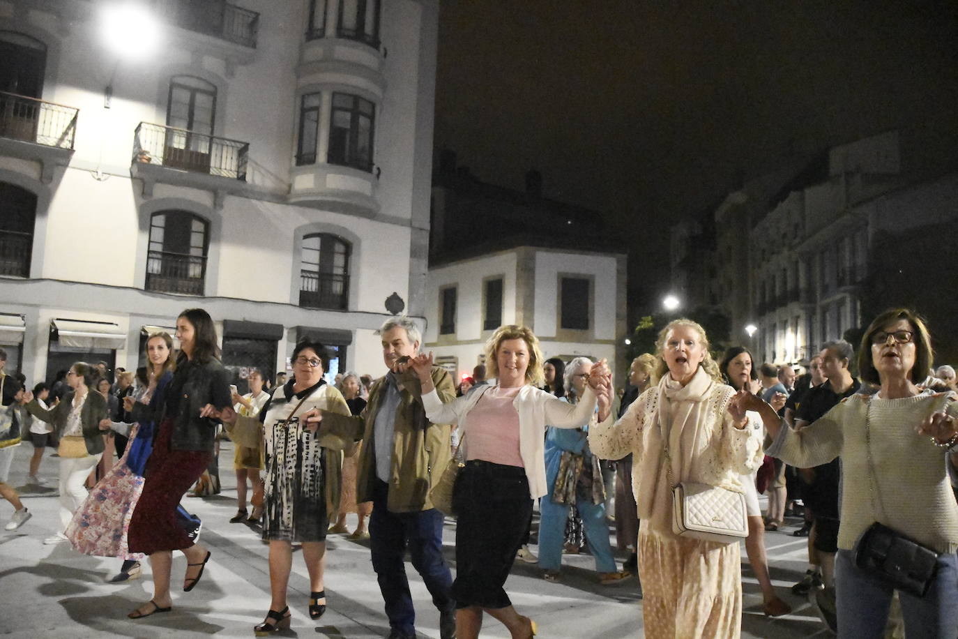 Así ha sido la celebración de San Juan en Avilés y Trasona