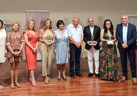 Los galardonados por los Humanitarios de Moreda.