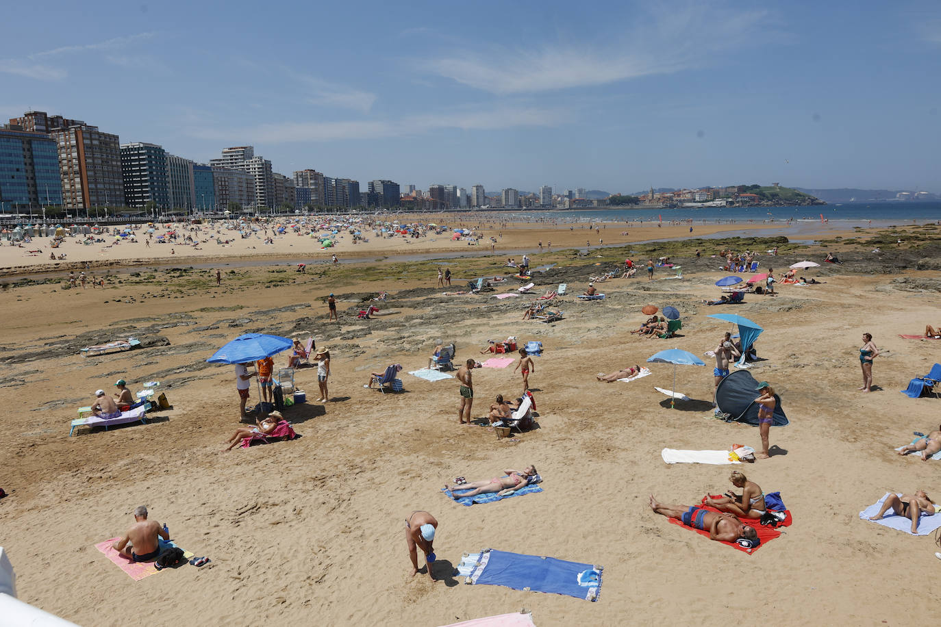 Asturias, a remojo para aliviar el calor