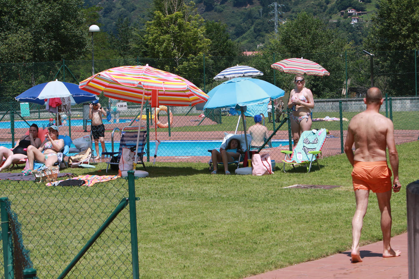 Asturias, a remojo para aliviar el calor