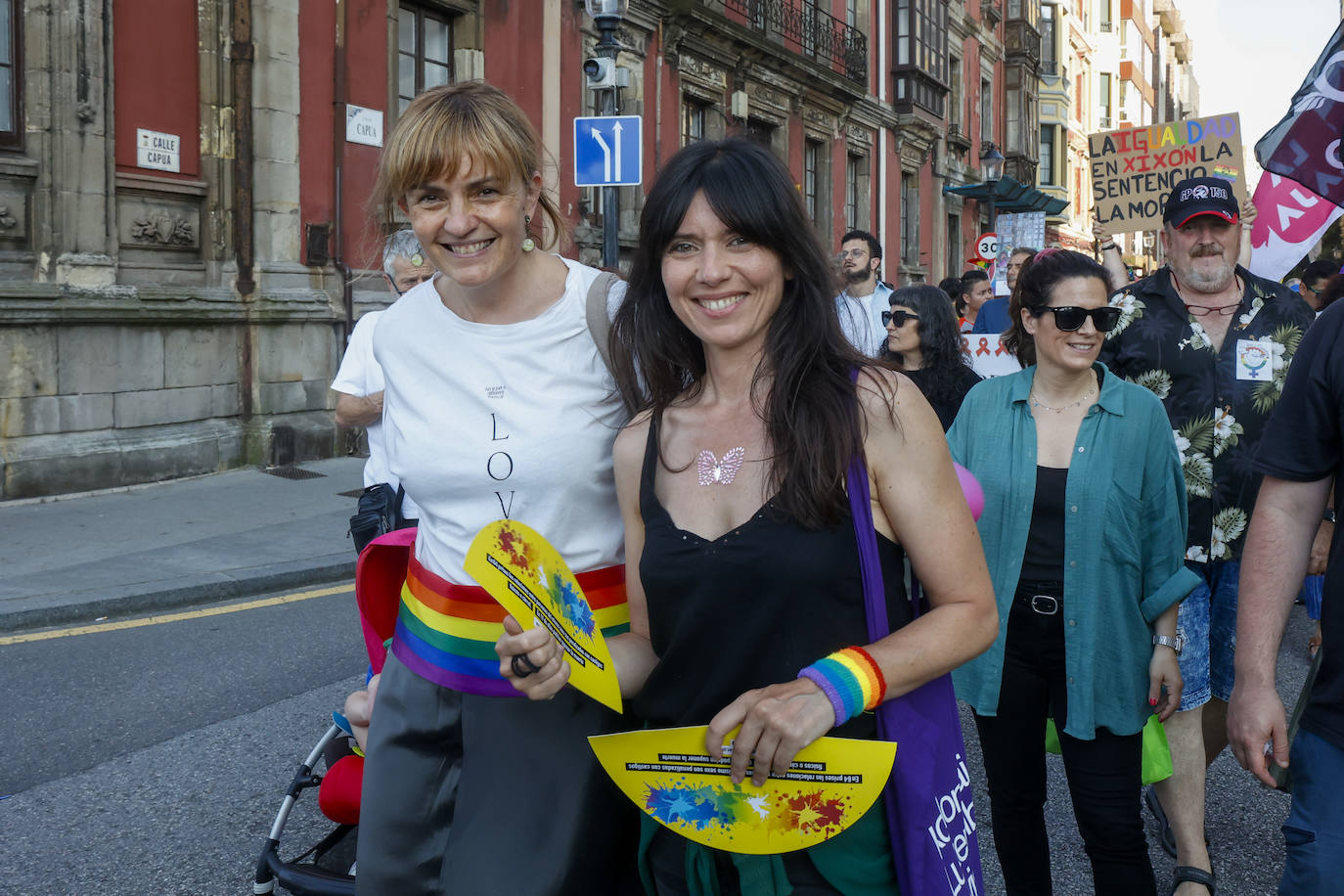 Así ha sido la multitudinaria manifestación del Orgullín en Gijón