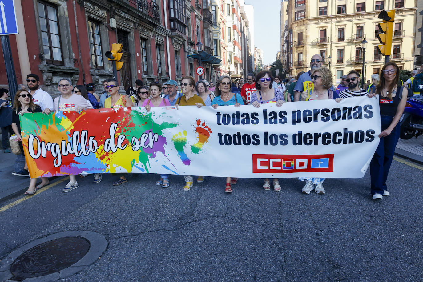 Así ha sido la multitudinaria manifestación del Orgullín en Gijón