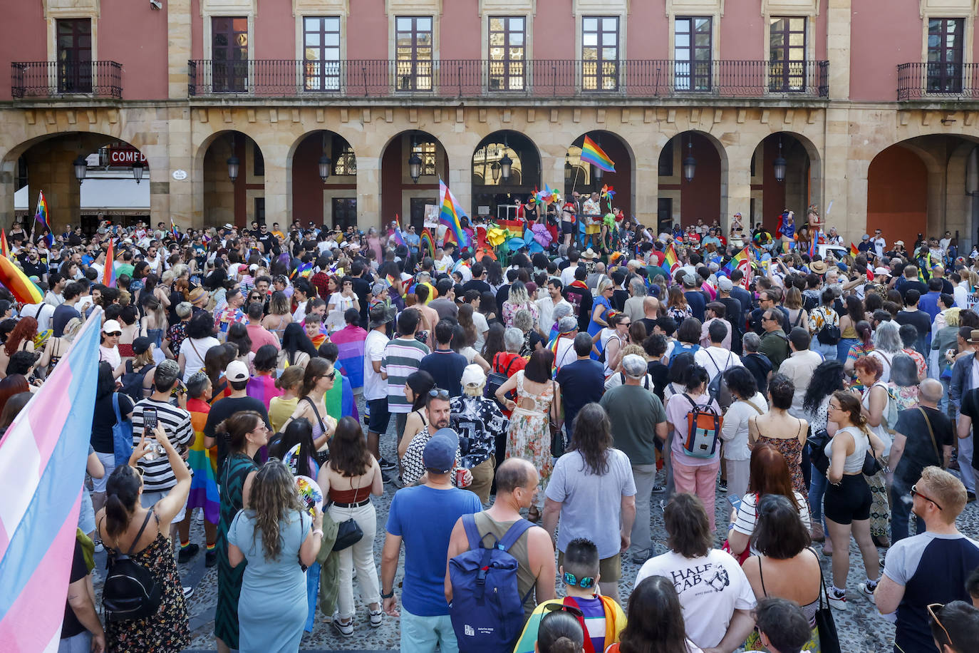 Así ha sido la multitudinaria manifestación del Orgullín en Gijón