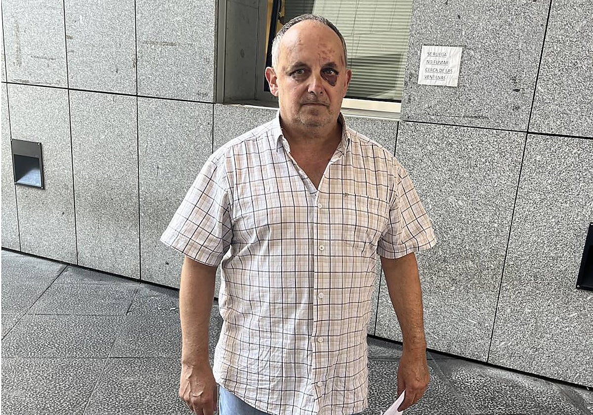 El taxista Pepe Fernández a la salida del juzgado.