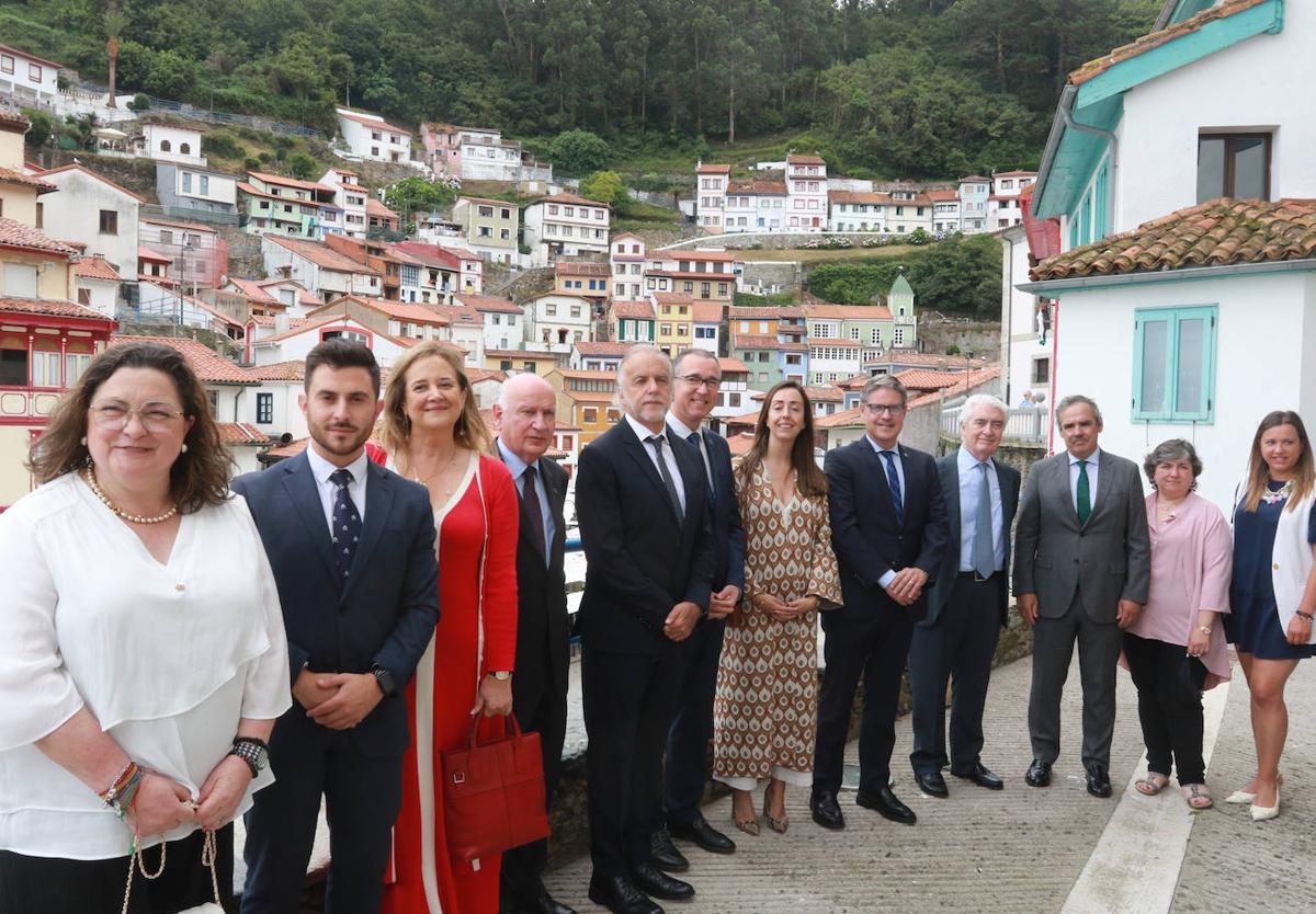 La Fundación Aladina, Cáritas y la docente Ana Isabel Peláez recogen sus Amuravelas de Oro en Cudillero