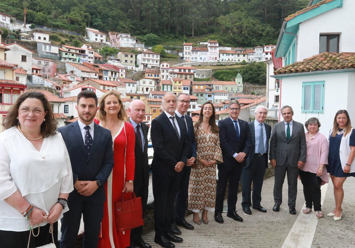 Amuravelas de Oro para tres «ejemplos de compromiso»