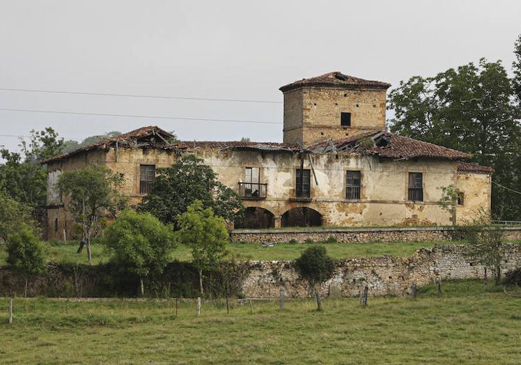 Aramil. Una imagen del conjunto del Palacio de Aramil, pendiente de una buena restauración