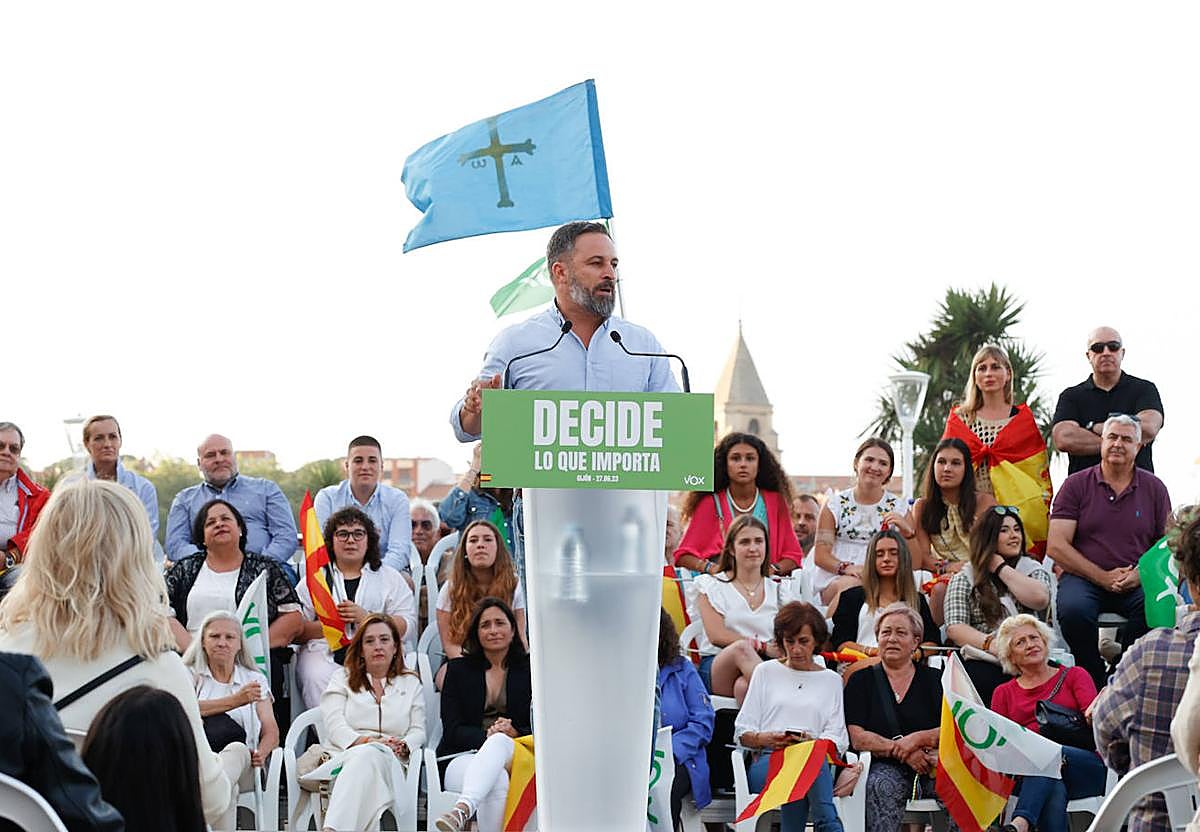 Abascal: «Gijón es ejemplo de lo que queremos para España, aquí se defenderán las libertades»