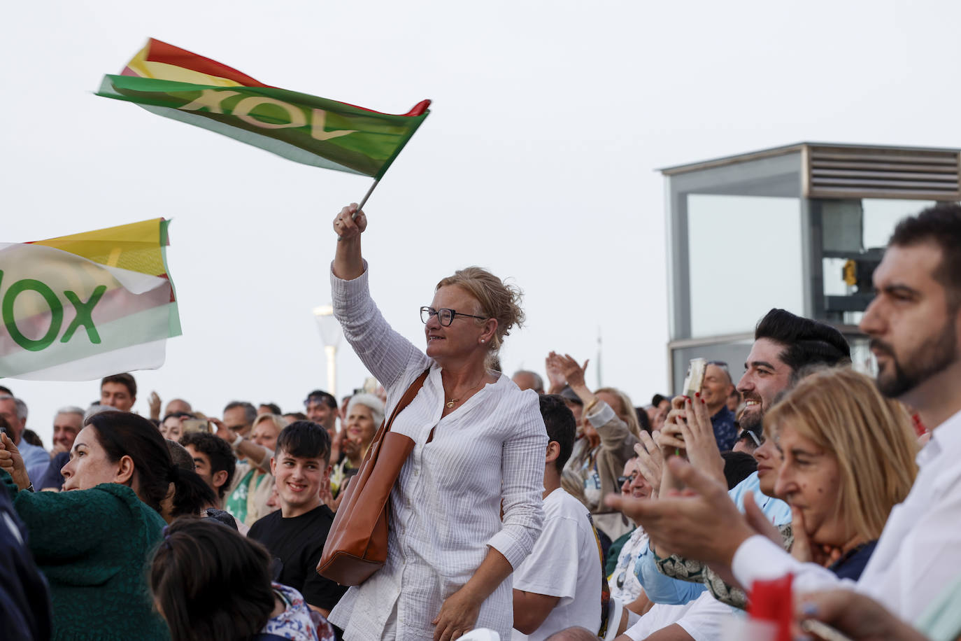 Así ha sido el acto de Santiago Abascal en Gijón