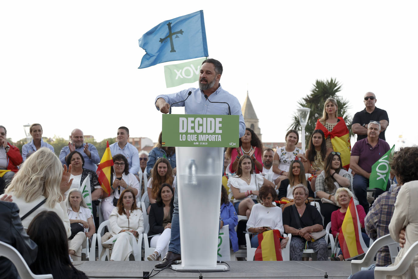 Así ha sido el acto de Santiago Abascal en Gijón