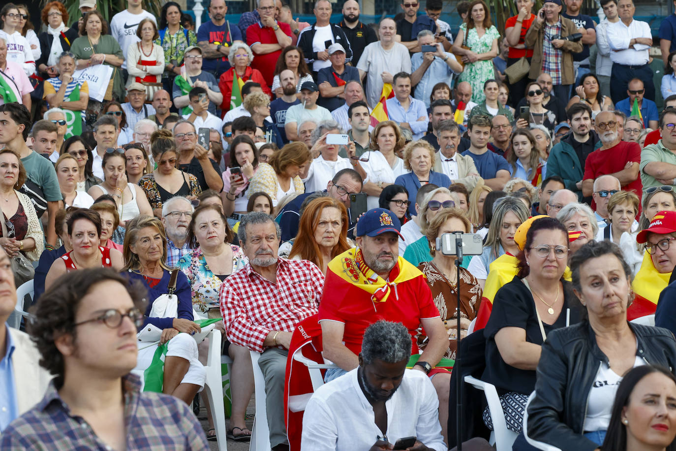 Así ha sido el acto de Santiago Abascal en Gijón
