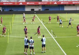 La selección, durante su entrenamiento esta mañana.