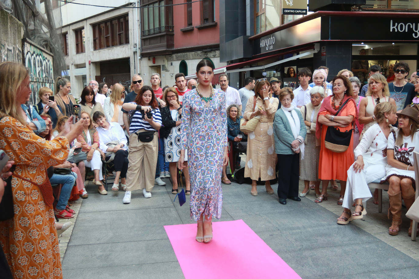 Pasarela de moda en el centro de Gijón