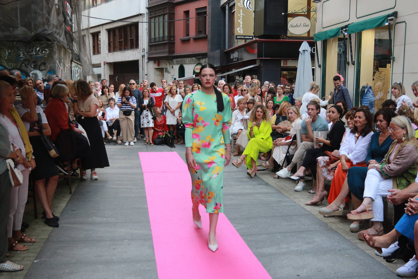 Pasarela de moda en el centro de Gijón