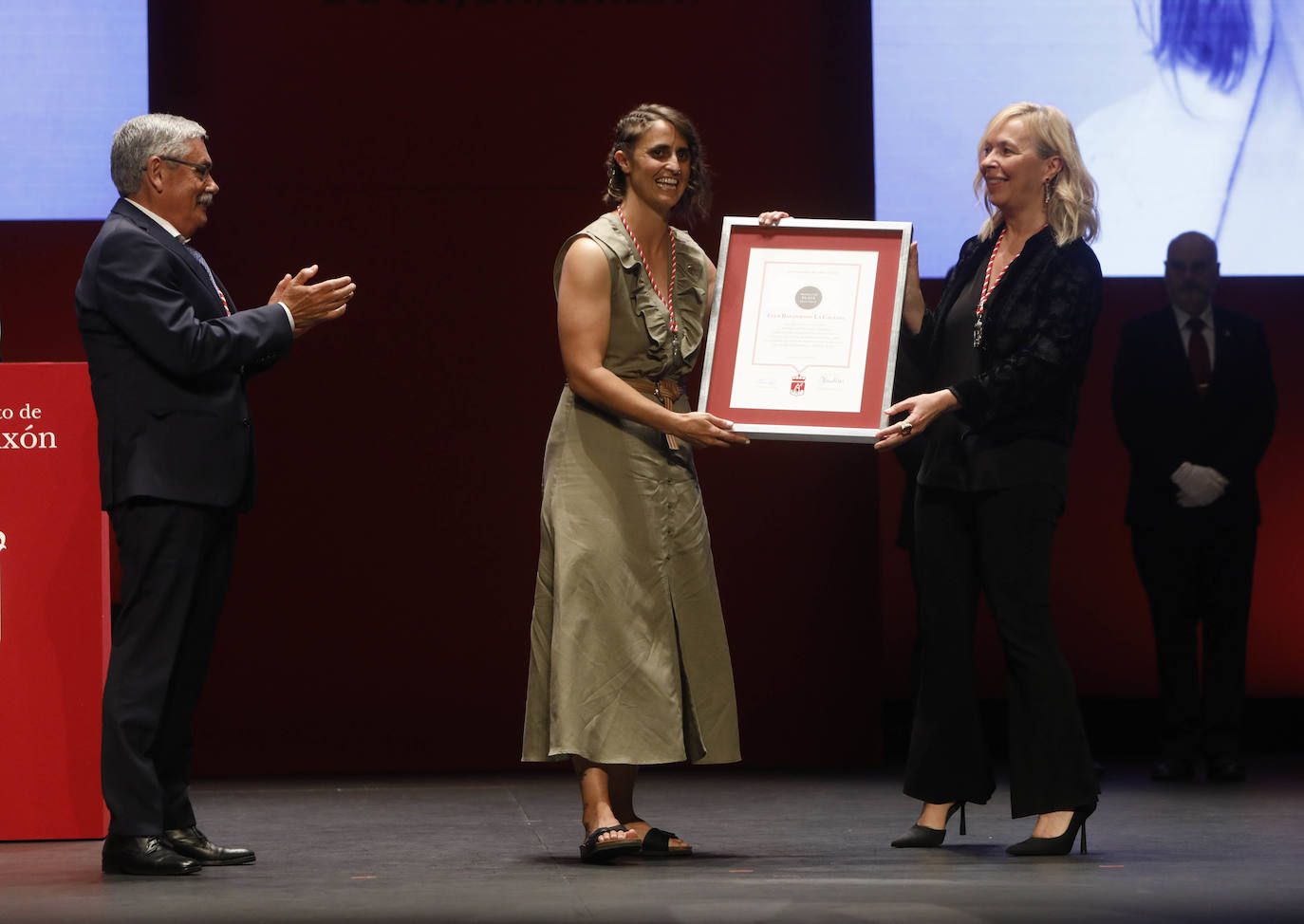 Honores y distinciones en Gijón: la entrega de las Medallas de la ciudad, en imágenes