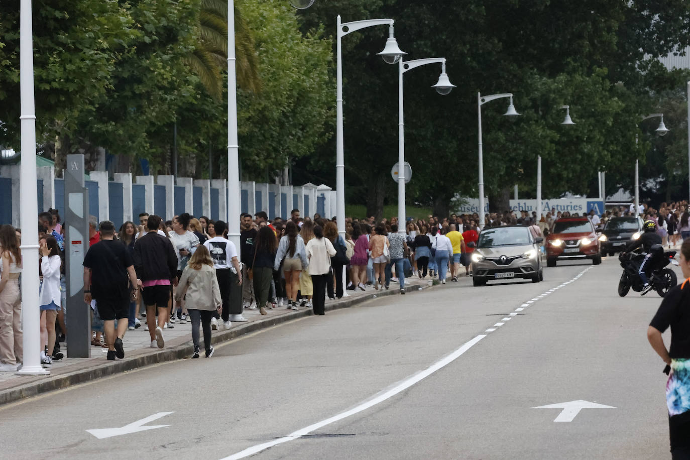 Lola Índigo enciende la primera noche de Metrópoli