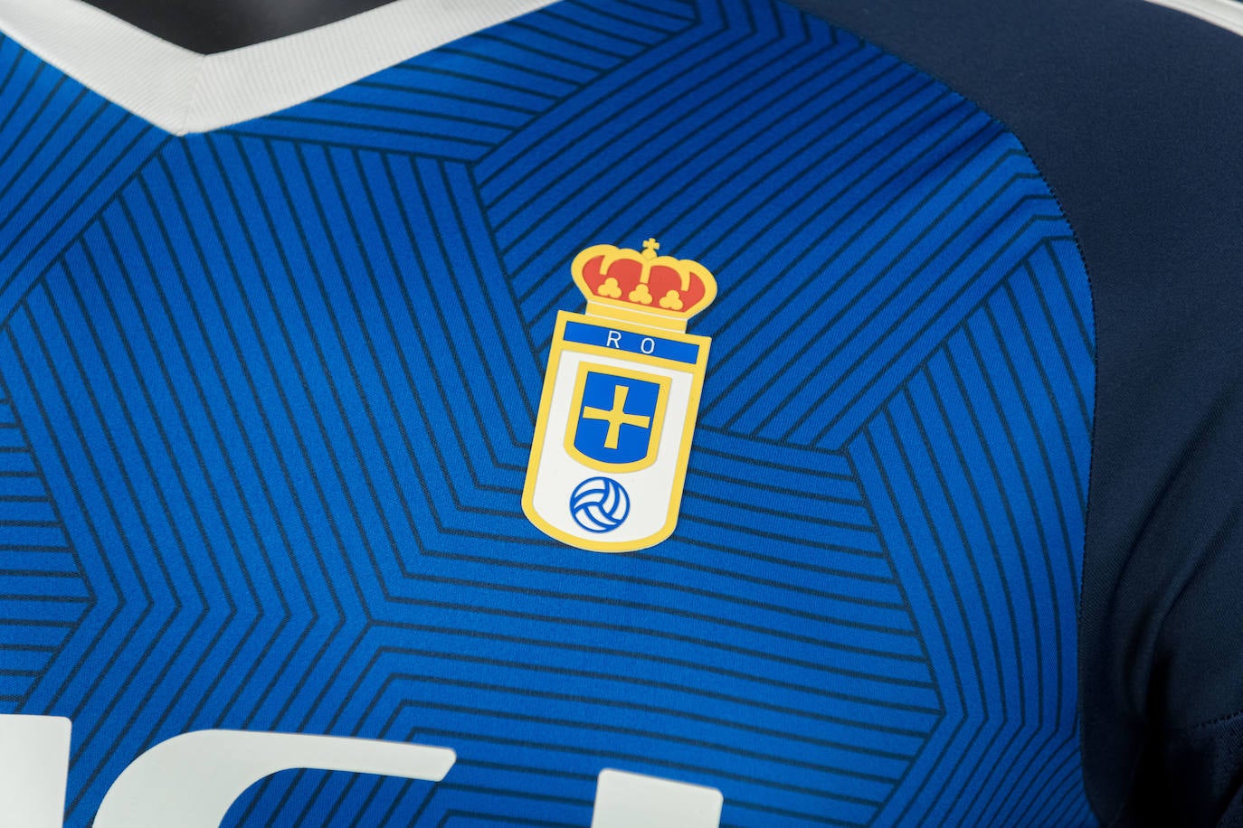 Así es la nueva equipación del Real Oviedo