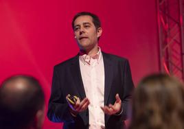 Carlos Alba, durante una conferencia en los Premios Innova de EL COMERCIO.