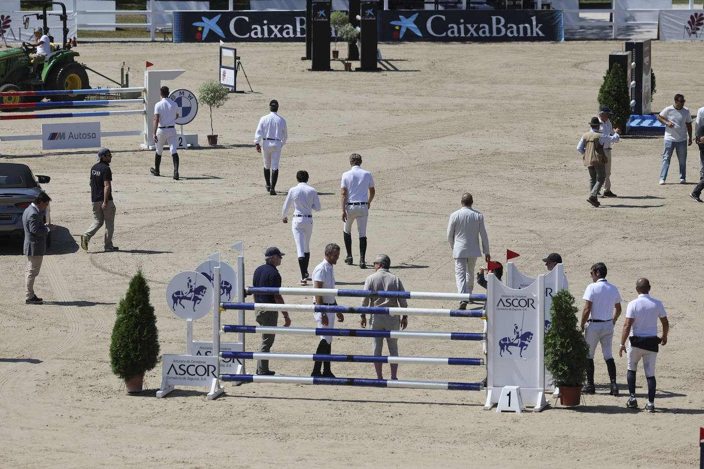 La infanta Elena y Cayetano Martínez de Irujo, protagonistas en Asturias