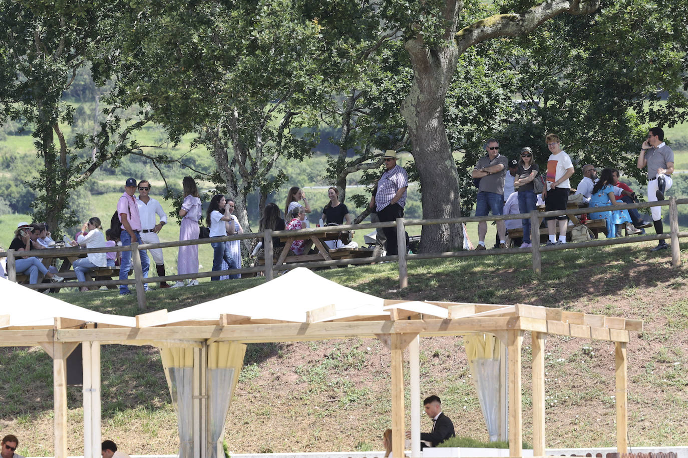 La infanta Elena y Cayetano Martínez de Irujo, protagonistas en Asturias