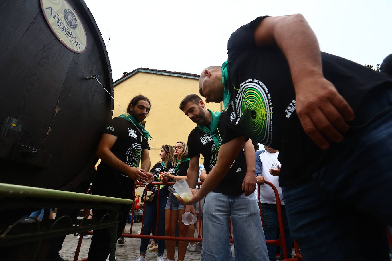 Nava abre la espicha del verano sidrero