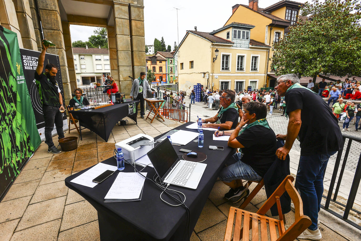 Wilkin Aquiles, rey de los escanciadores en Nava