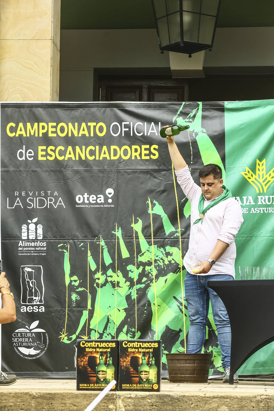 Wilkin Aquiles, rey de los escanciadores en Nava