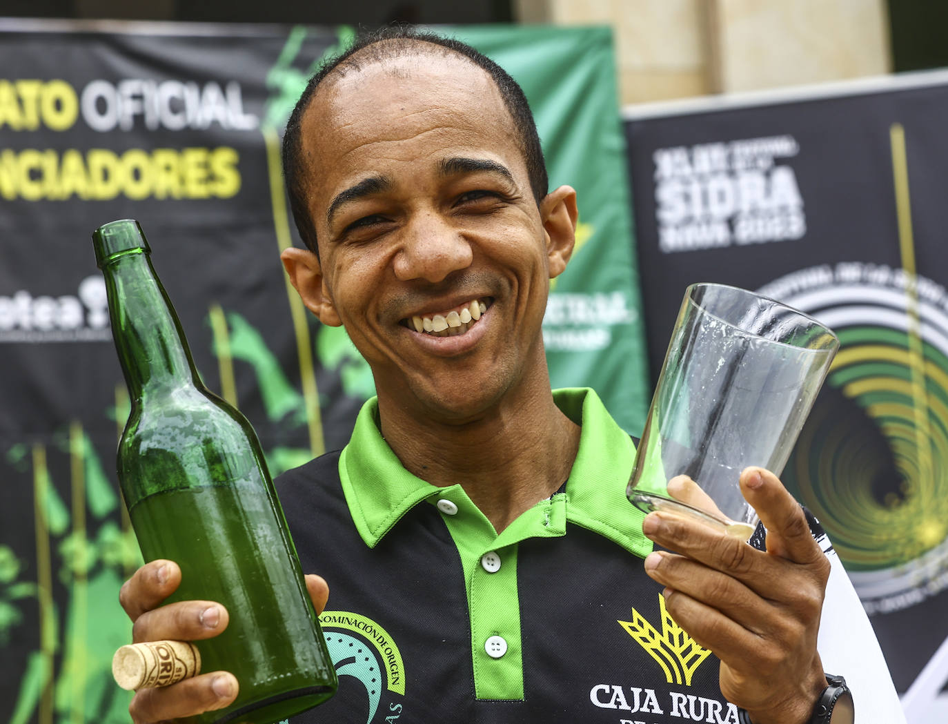 Wilkin Aquiles, rey de los escanciadores en Nava