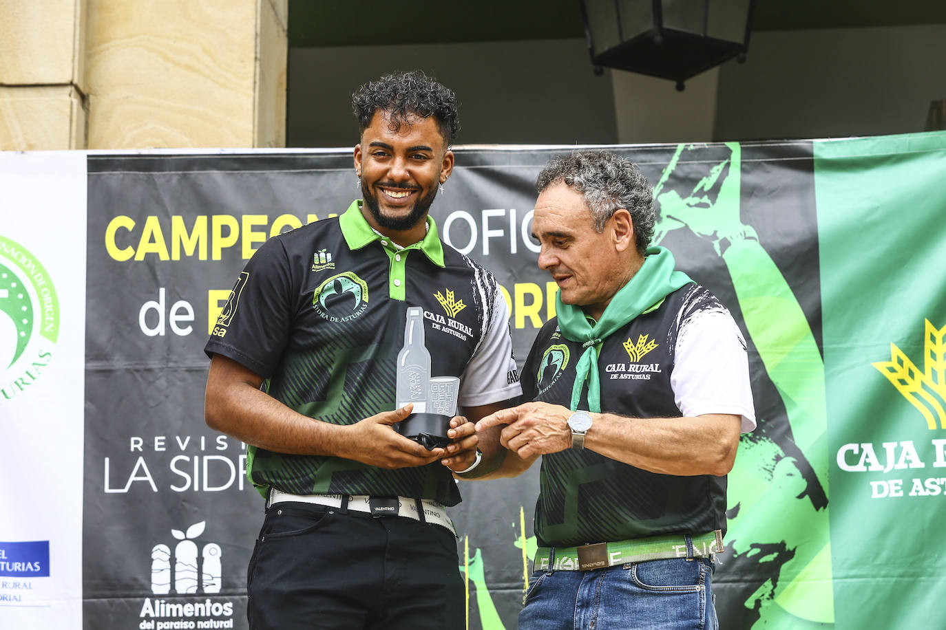 Wilkin Aquiles, rey de los escanciadores en Nava