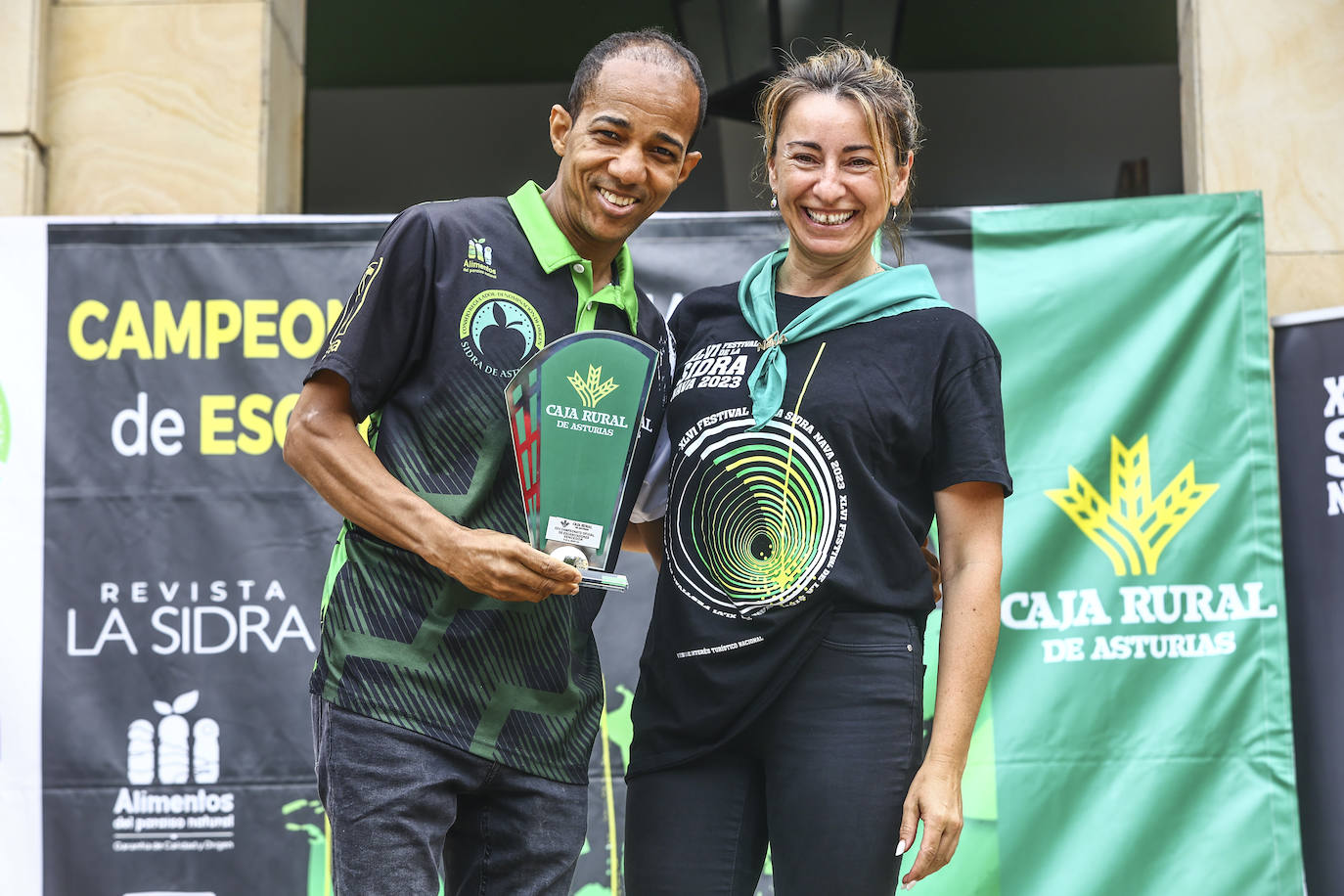 Wilkin Aquiles, rey de los escanciadores en Nava