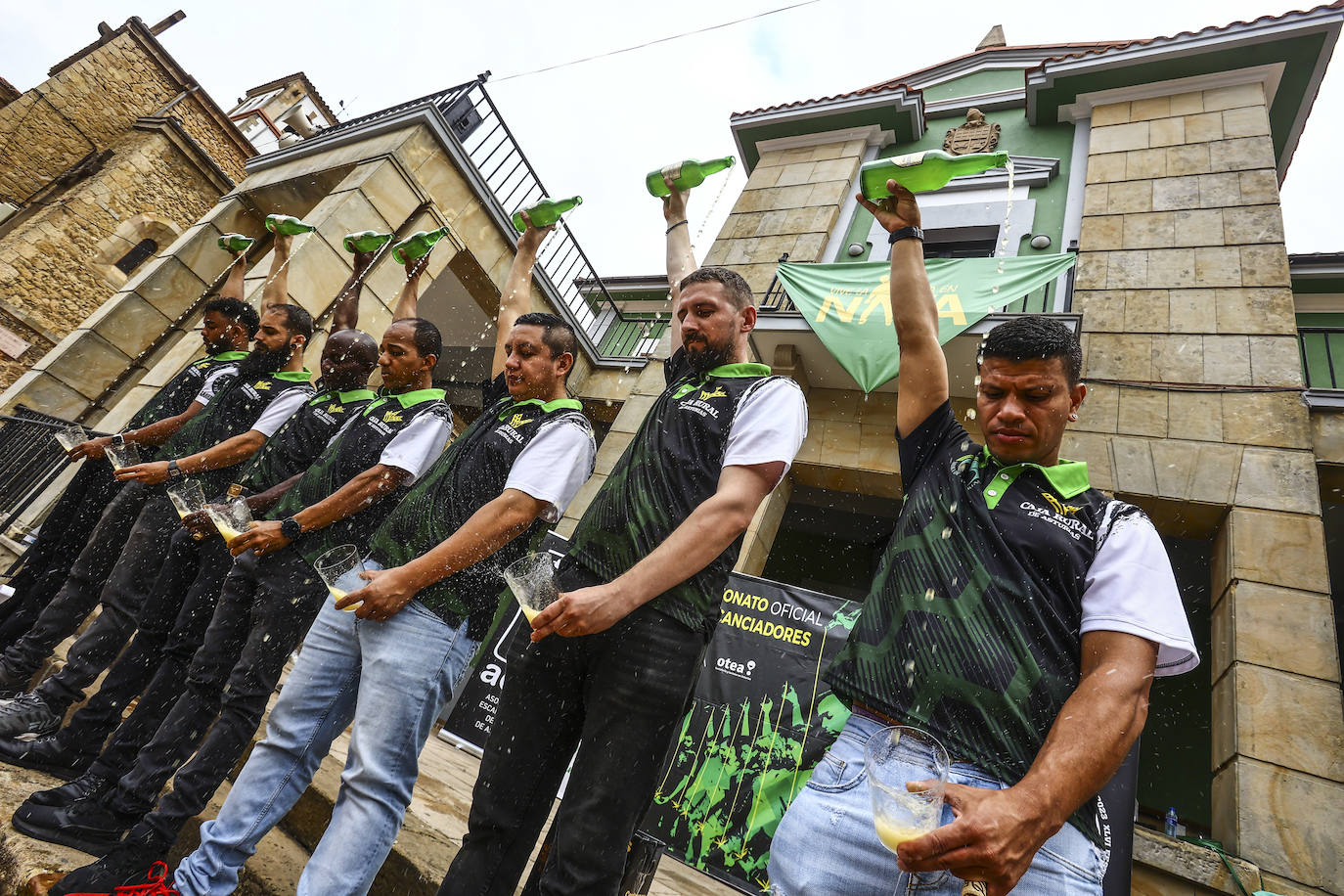 Wilkin Aquiles, rey de los escanciadores en Nava