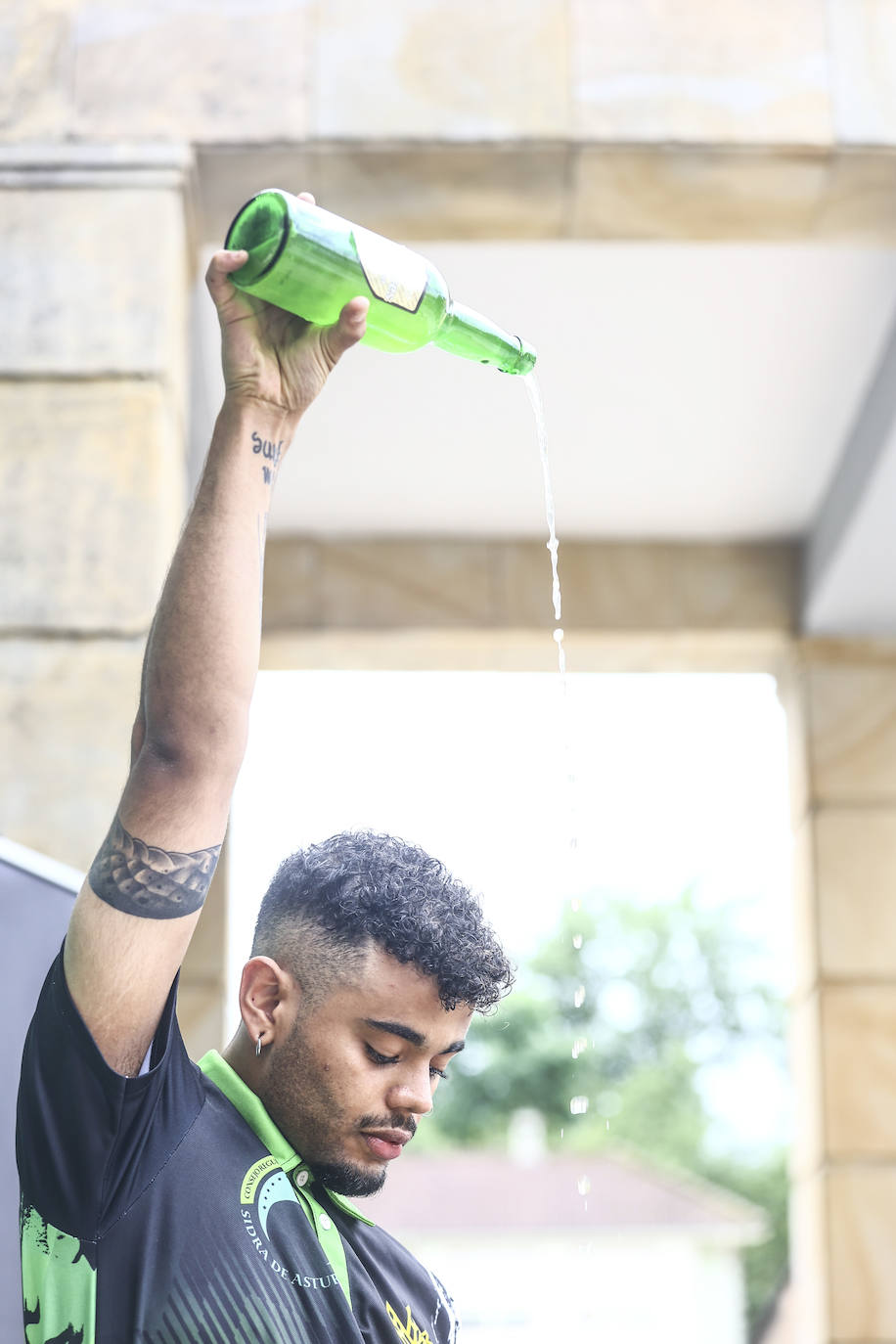 Wilkin Aquiles, rey de los escanciadores en Nava