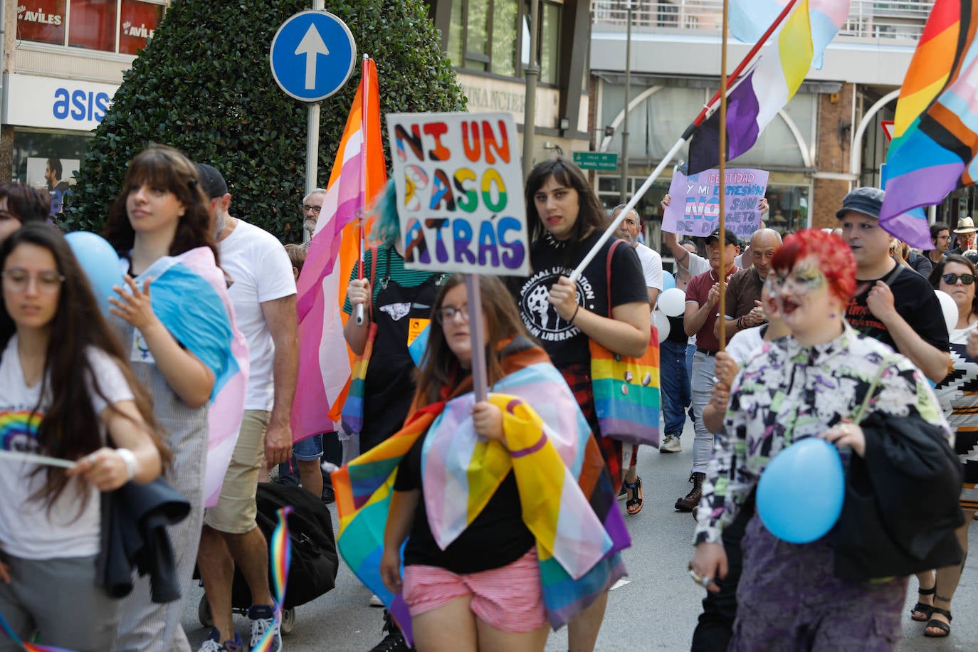 «Ni un paso atrás»: Avilés clama por los derechos LGTBI