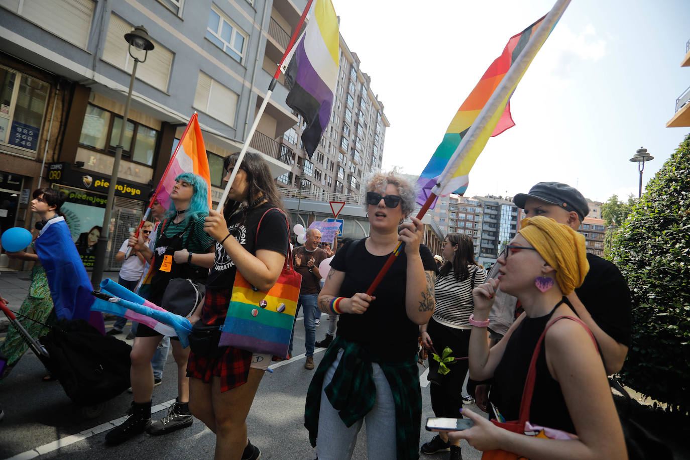 «Ni un paso atrás»: Avilés clama por los derechos LGTBI