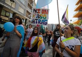 «Ni un paso atrás»: Avilés clama por los derechos LGTBI
