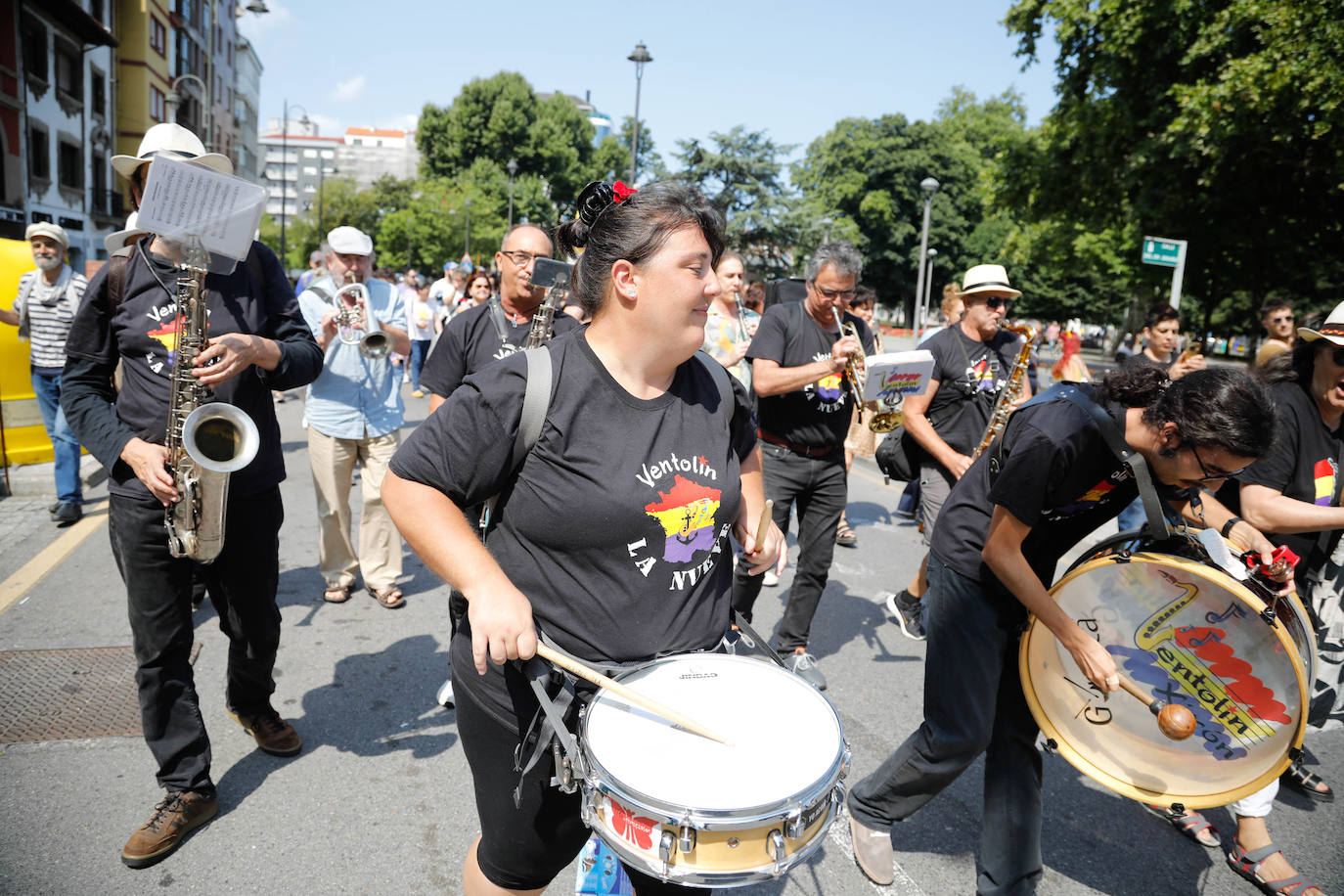 «Ni un paso atrás»: Avilés clama por los derechos LGTBI