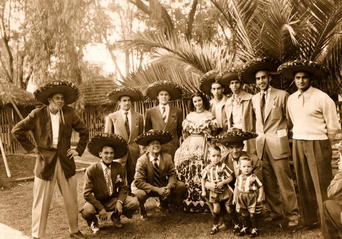 Júbilo. Los jugadores rojiblancos, ataviados con sombreros mexicanos durante la gira por el país norteamericano.