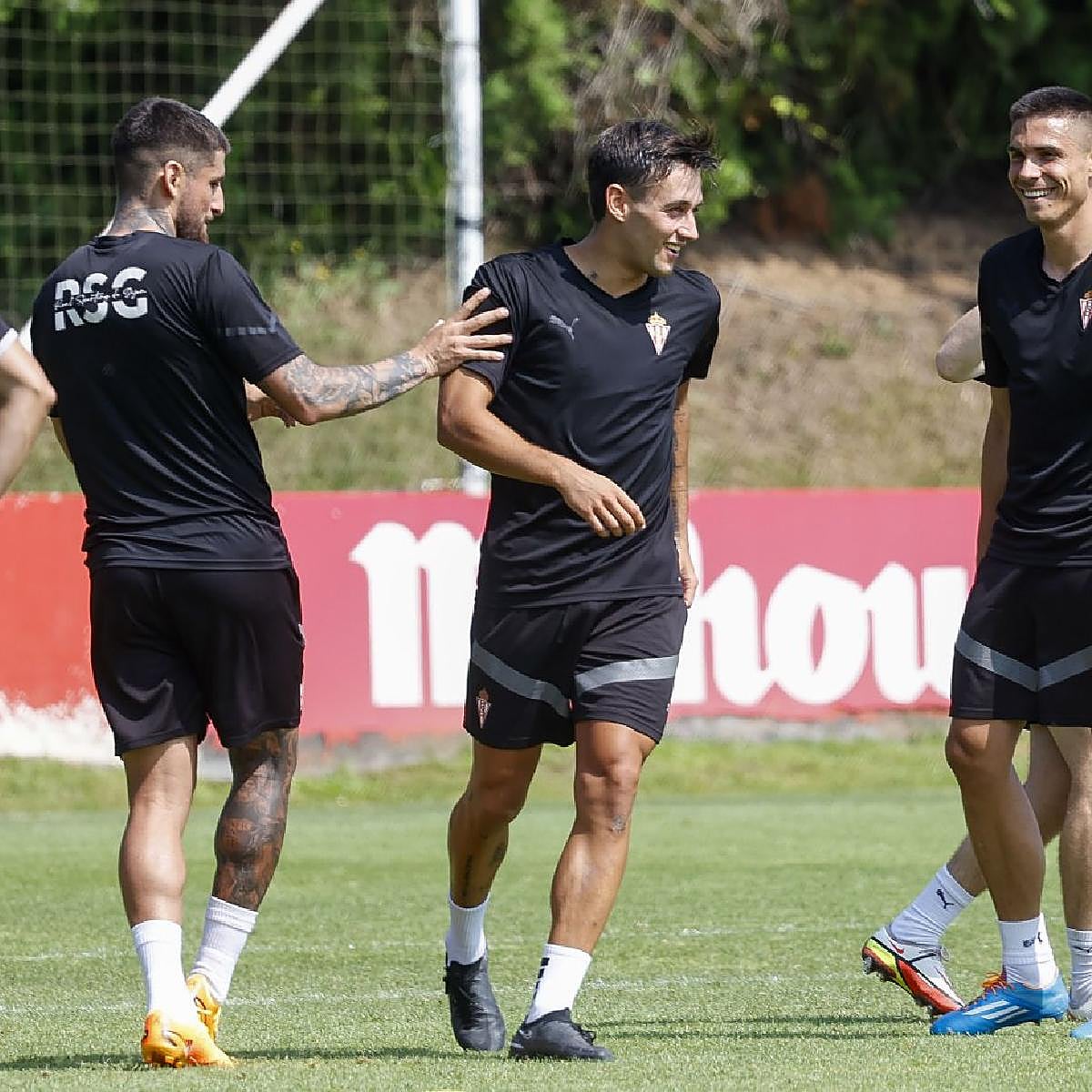 El equipo inicia el viaje a México para su gira de verano